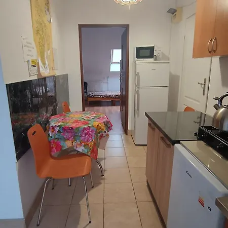 Pod Sosnowym Drzewem Pieskowa Skala