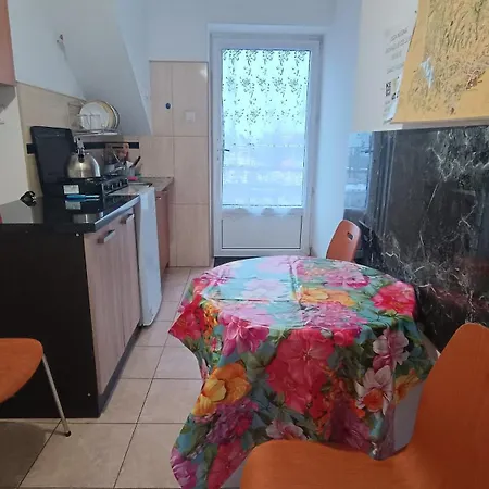 Pod Sosnowym Drzewem Affittacamere *