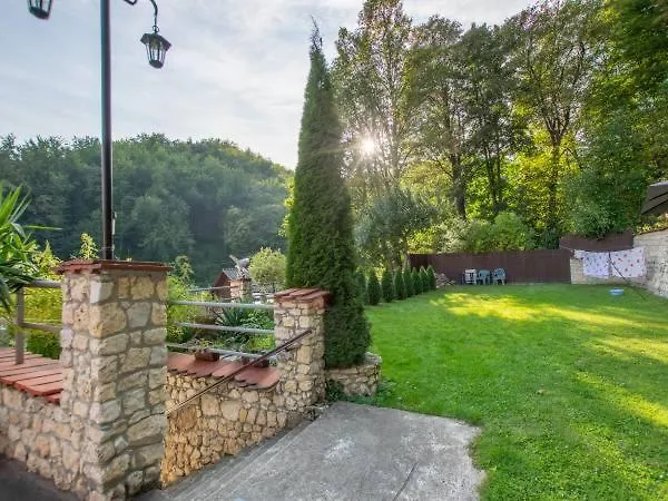 Pod Sosnowym Drzewem Pieskowa Skala